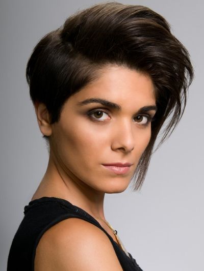 shorter hairstyle for volume and lift