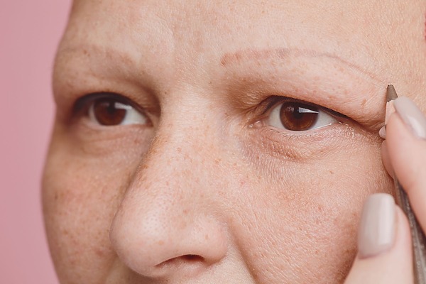 Do Eyebrows Grow Back? Here&rsquo;s How You Can Help Them Along!