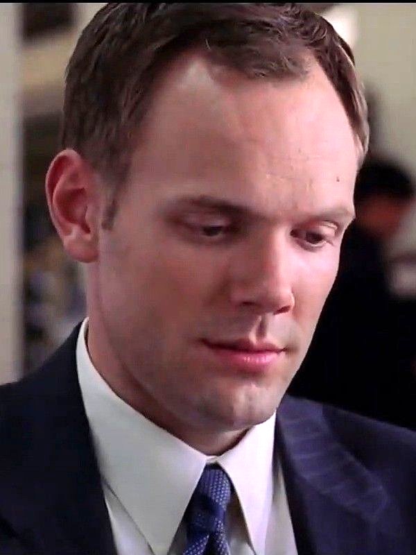 Joel McHale&rsquo;s hair in 2004