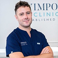 Dr Ricardo Correia