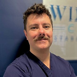 Dr Ricardo Correia